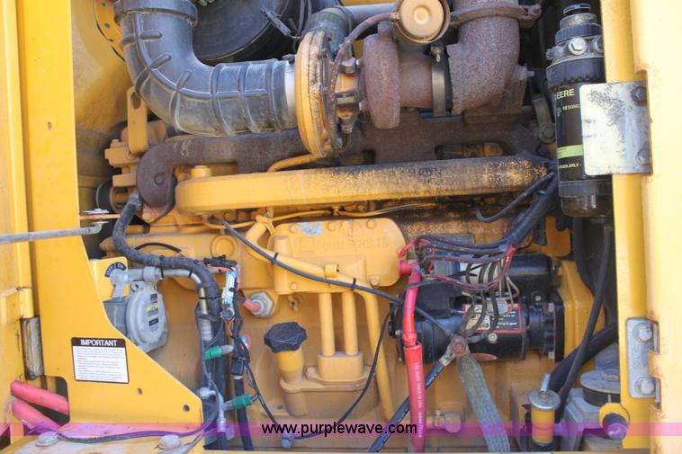 image for item 6103 1998 John Deere 770CH motor grader