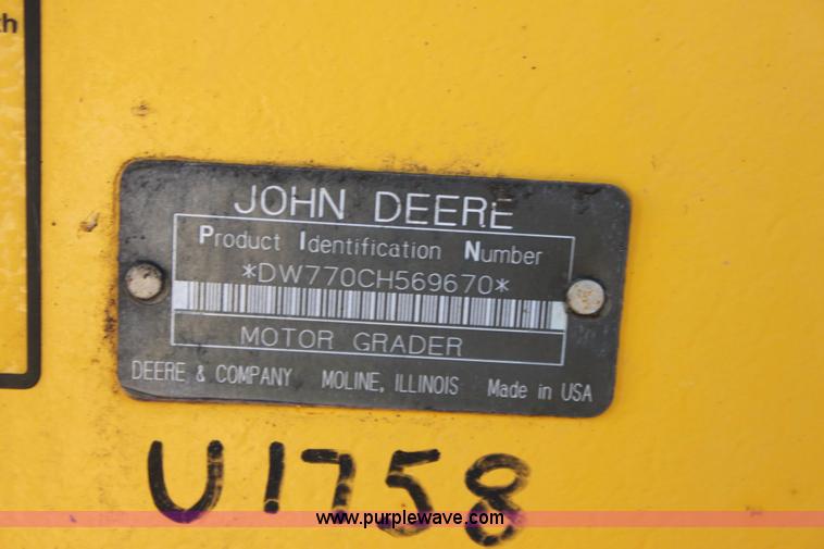 image for item 6103 1998 John Deere 770CH motor grader