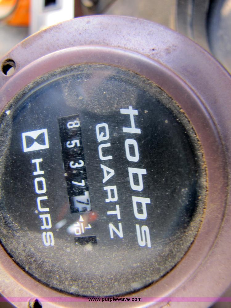 image for item 6793 1986 GMC Topkick 7000 bucket truck