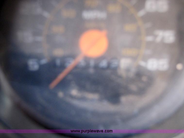 image for item 6793 1986 GMC Topkick 7000 bucket truck