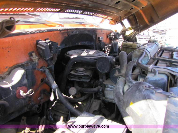 image for item 6793 1986 GMC Topkick 7000 bucket truck