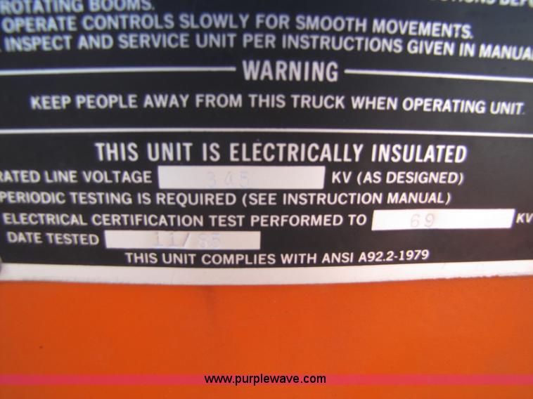 image for item 6793 1986 GMC Topkick 7000 bucket truck