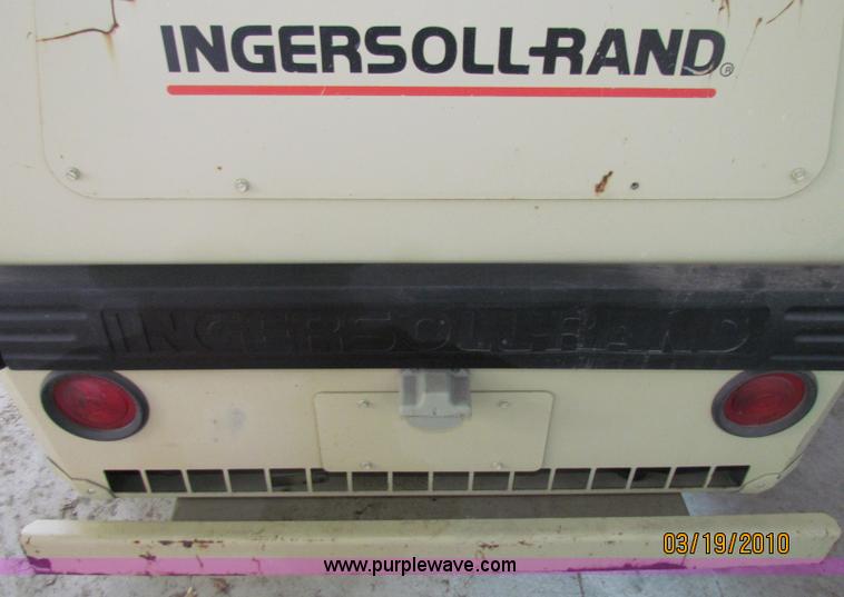 image for item 7502 1999 Ingersoll Rand P185WJD air compressor