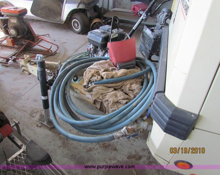 image for item 7502 1999 Ingersoll Rand P185WJD air compressor