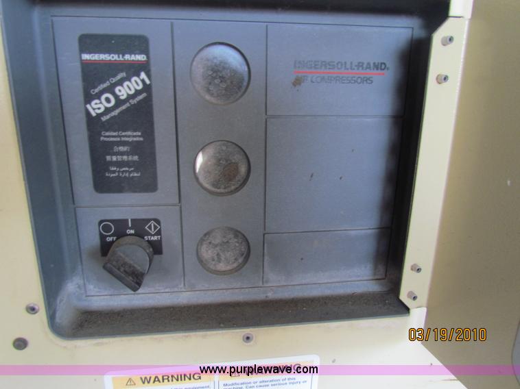 image for item 7502 1999 Ingersoll Rand P185WJD air compressor