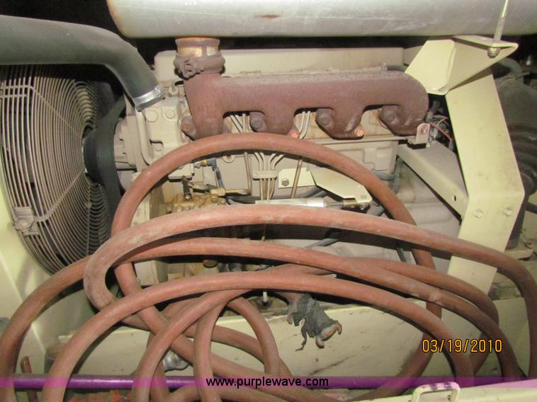 image for item 7502 1999 Ingersoll Rand P185WJD air compressor