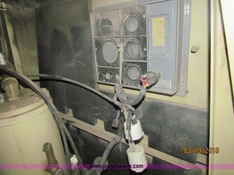 image for item 7502 1999 Ingersoll Rand P185WJD air compressor