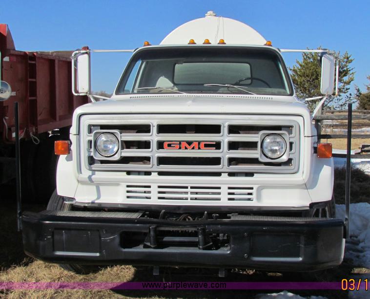 image for item 7503 1988 GMC Topkick C6000 water truck