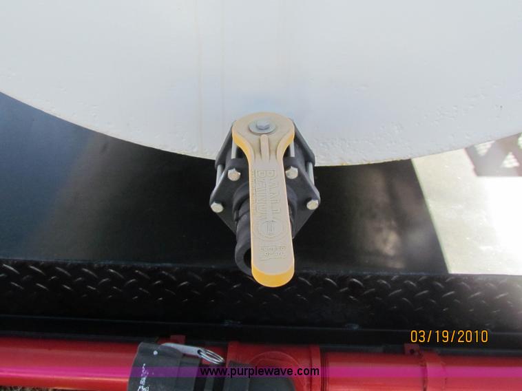 image for item 7503 1988 GMC Topkick C6000 water truck