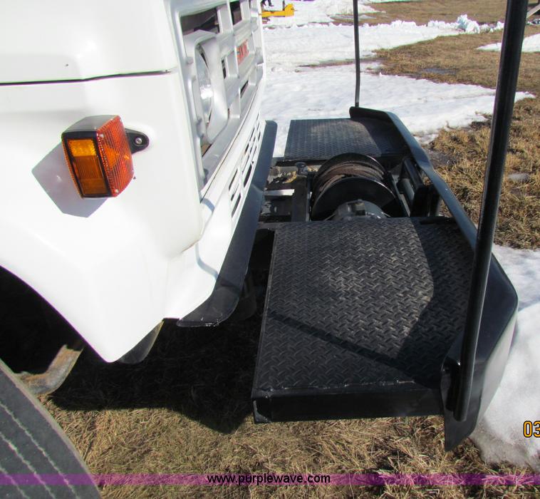 image for item 7503 1988 GMC Topkick C6000 water truck