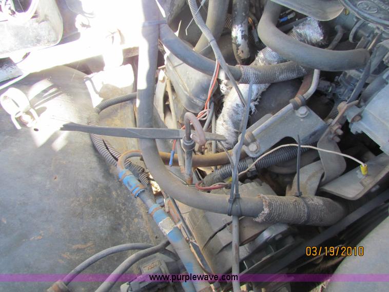 image for item 7503 1988 GMC Topkick C6000 water truck