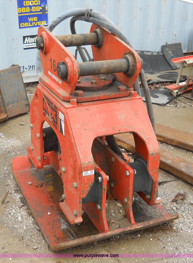 image for item 7785 NPK C-8B plate compactor with mounting bracket