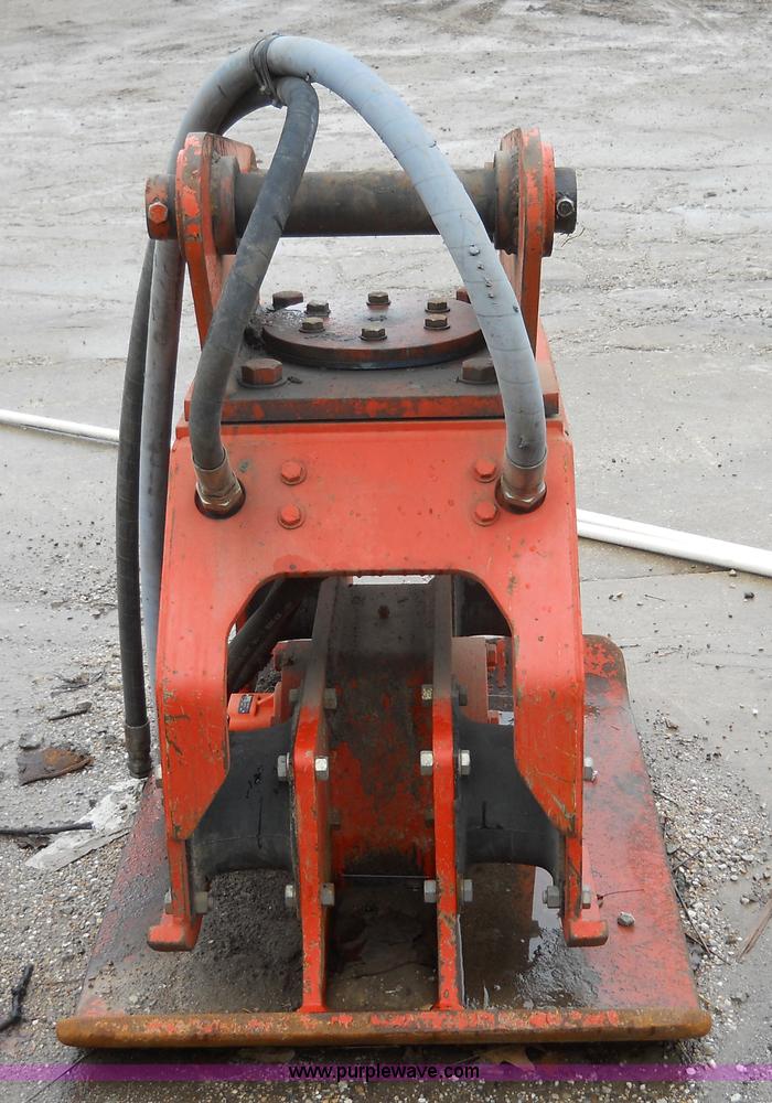 image for item 7785 NPK C-8B plate compactor with mounting bracket