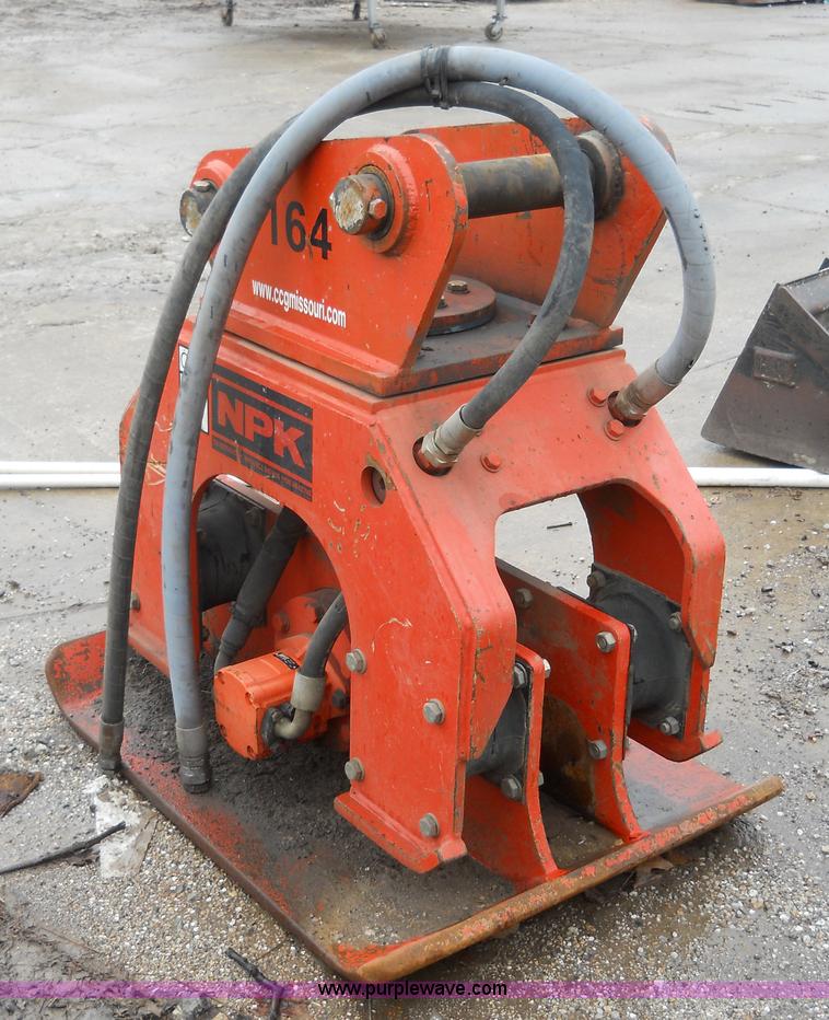 image for item 7785 NPK C-8B plate compactor with mounting bracket