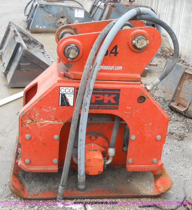 image for item 7785 NPK C-8B plate compactor with mounting bracket