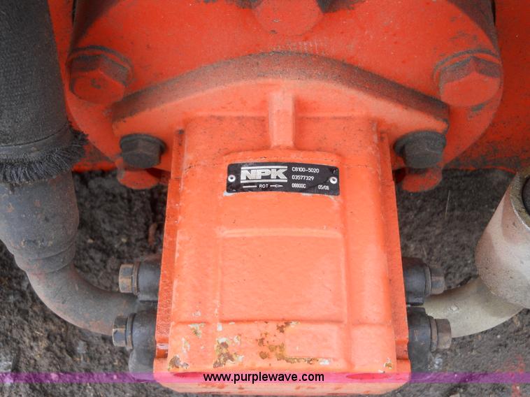 image for item 7785 NPK C-8B plate compactor with mounting bracket