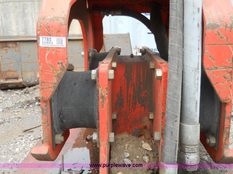 image for item 7785 NPK C-8B plate compactor with mounting bracket