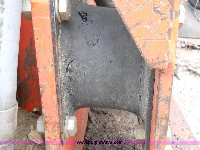 image for item 7785 NPK C-8B plate compactor with mounting bracket