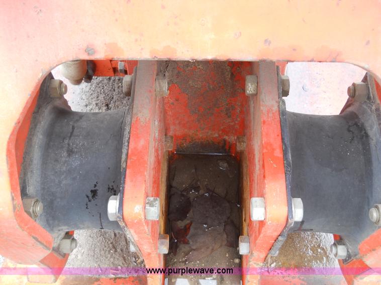 image for item 7785 NPK C-8B plate compactor with mounting bracket