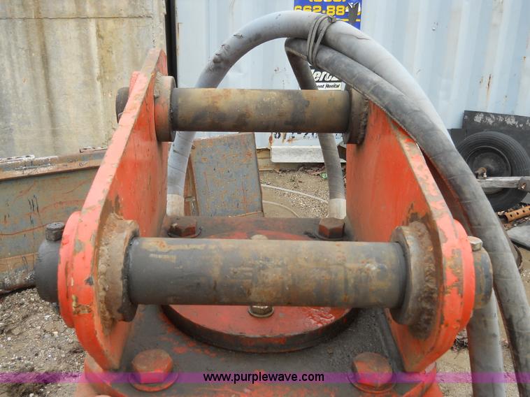 image for item 7785 NPK C-8B plate compactor with mounting bracket