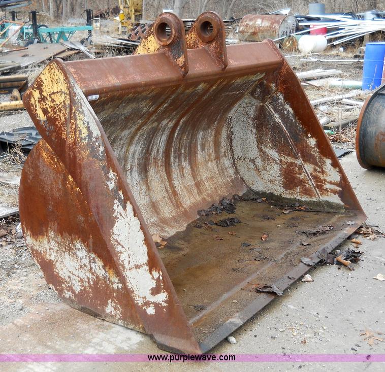 image for item 7788 Ditch cleaning light material bucket