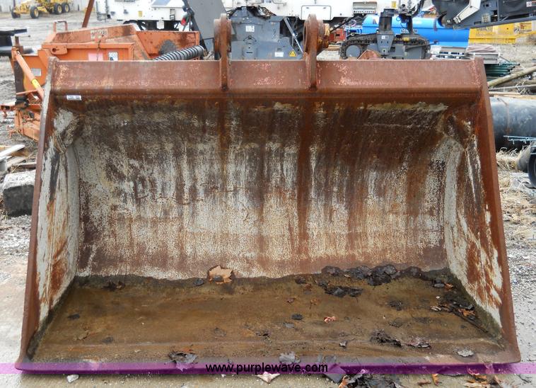 image for item 7788 Ditch cleaning light material bucket