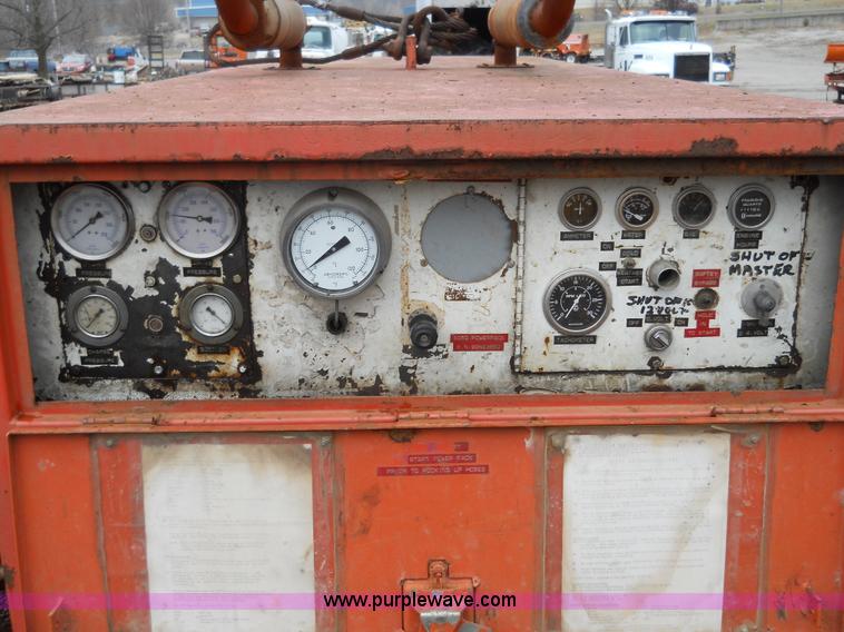 image for item 7810 Foster vibratory pile driver/extractor