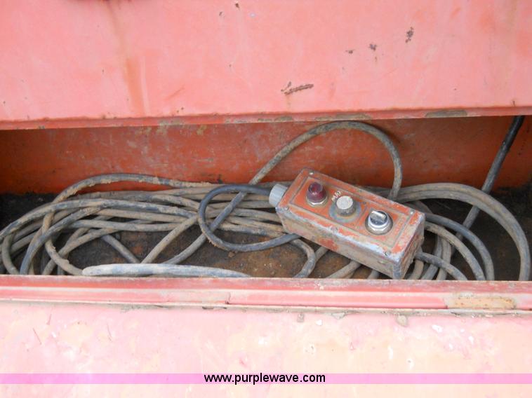 image for item 7810 Foster vibratory pile driver/extractor