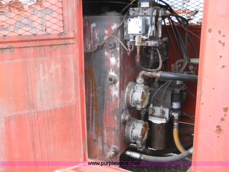 image for item 7810 Foster vibratory pile driver/extractor