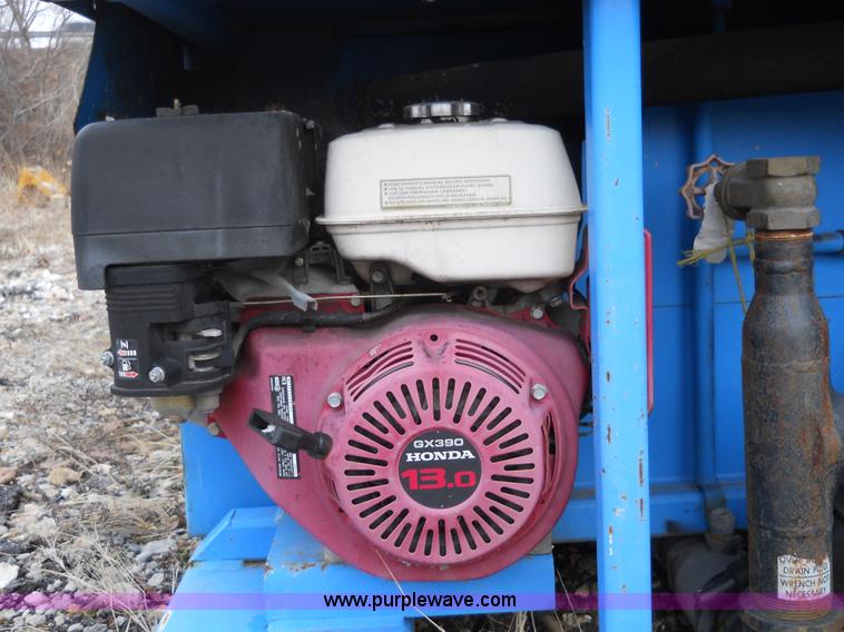 image for item 7811 2003 Kincaid Agigator