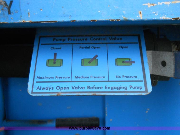 image for item 7811 2003 Kincaid Agigator