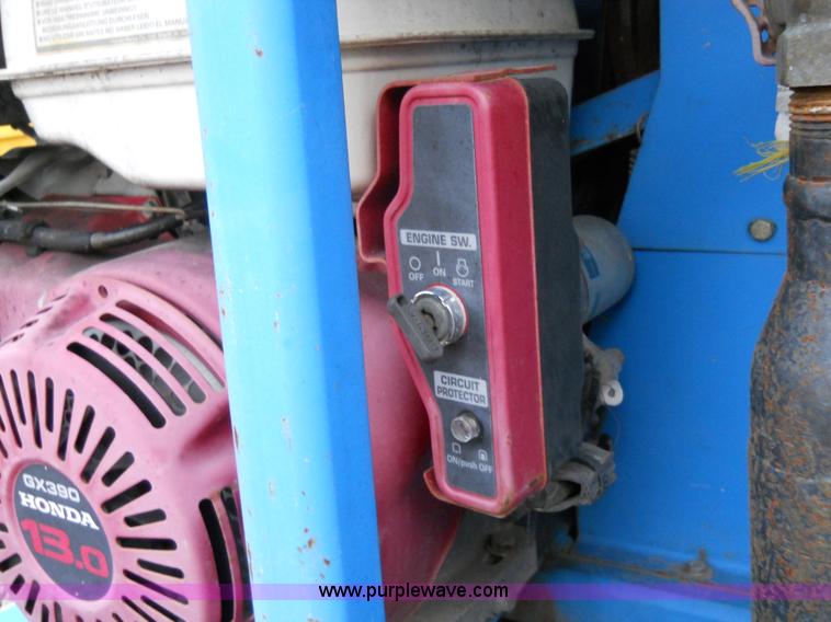 image for item 7811 2003 Kincaid Agigator