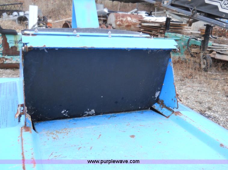 image for item 7811 2003 Kincaid Agigator