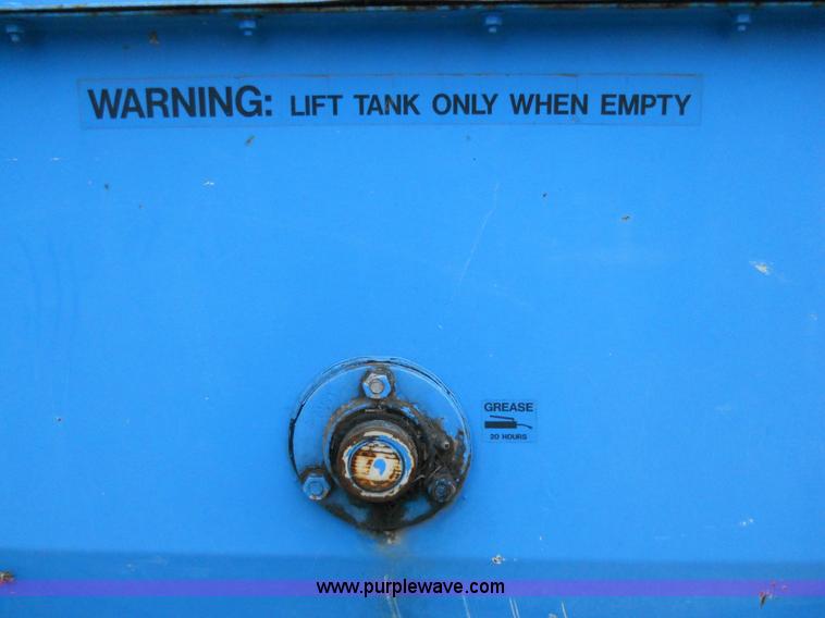 image for item 7811 2003 Kincaid Agigator