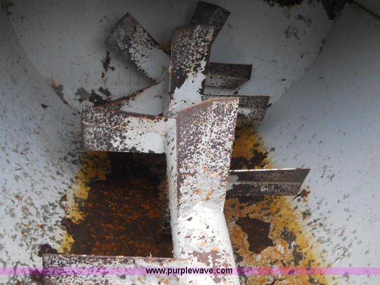 image for item 7811 2003 Kincaid Agigator