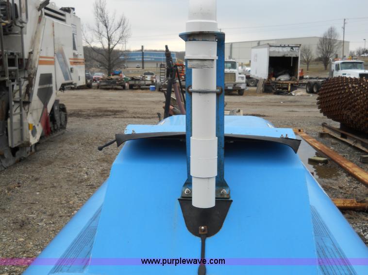 image for item 7811 2003 Kincaid Agigator