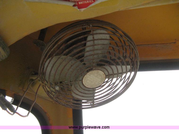 image for item 8010 1978 Fiat-Allis 605B wheel loader