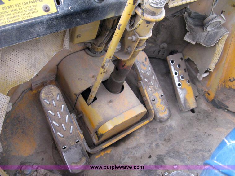 image for item 8010 1978 Fiat-Allis 605B wheel loader