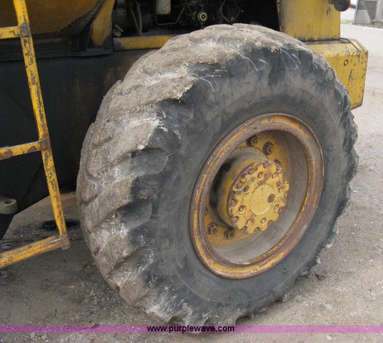 image for item 8010 1978 Fiat-Allis 605B wheel loader