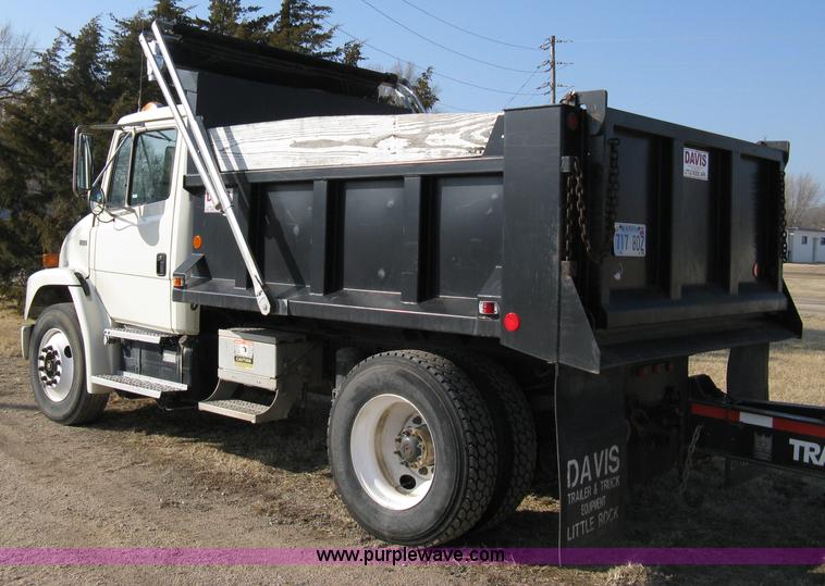 image for item 8210 1997 Freightliner FL70 business class dump truck