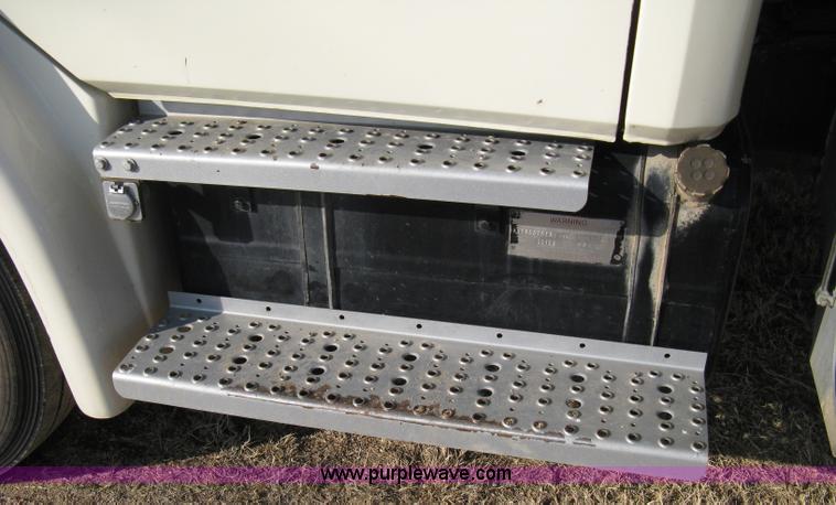 image for item 8210 1997 Freightliner FL70 business class dump truck