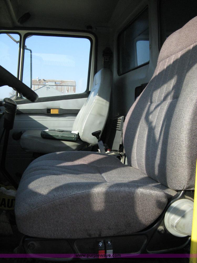 image for item 8210 1997 Freightliner FL70 business class dump truck