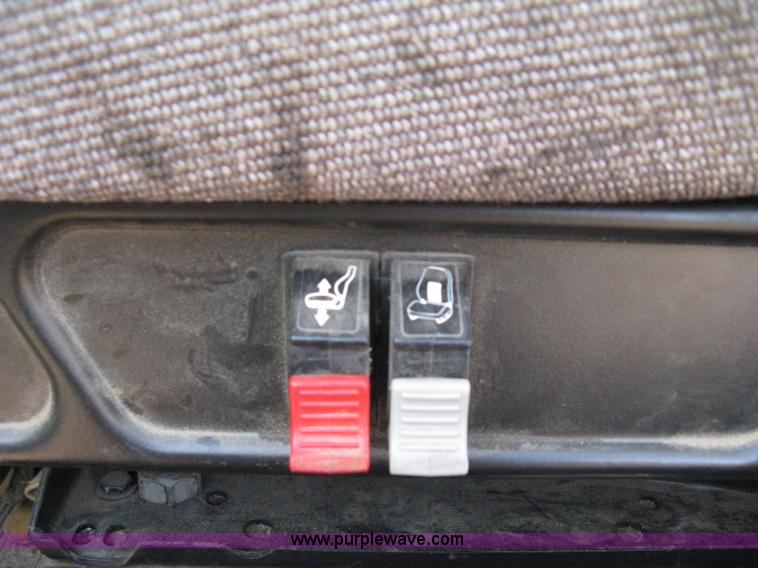 image for item 8210 1997 Freightliner FL70 business class dump truck