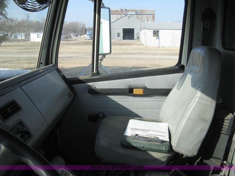 image for item 8210 1997 Freightliner FL70 business class dump truck
