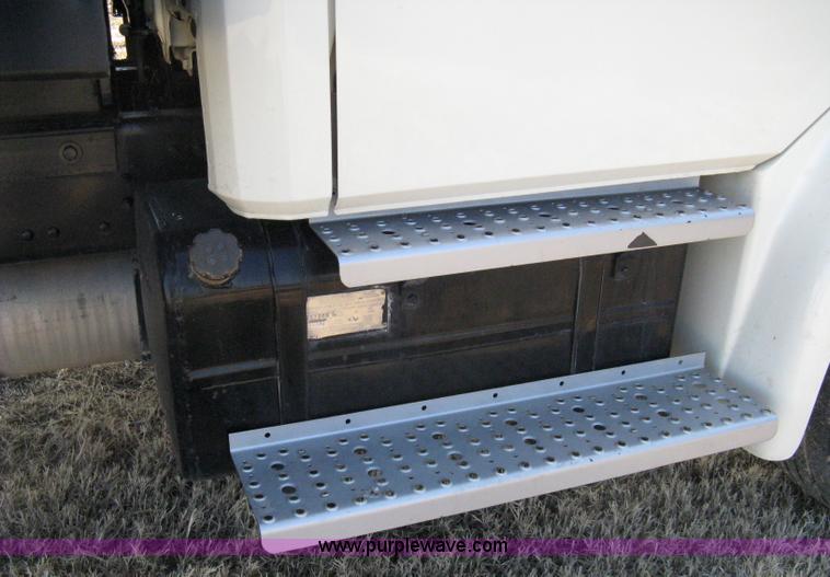 image for item 8210 1997 Freightliner FL70 business class dump truck