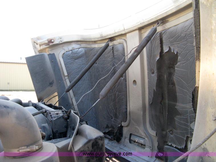 image for item 8210 1997 Freightliner FL70 business class dump truck