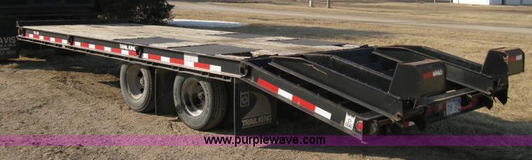 image for item 8211 2004 Trail King TK20 flatbed trailer