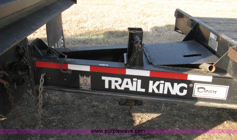 image for item 8211 2004 Trail King TK20 flatbed trailer