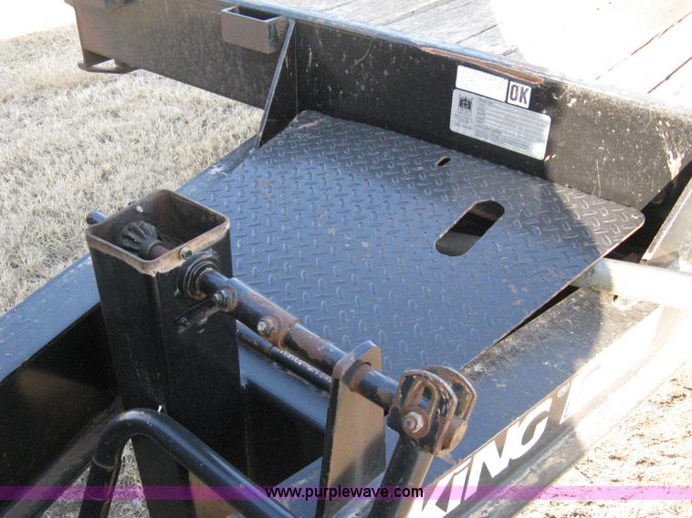 image for item 8211 2004 Trail King TK20 flatbed trailer