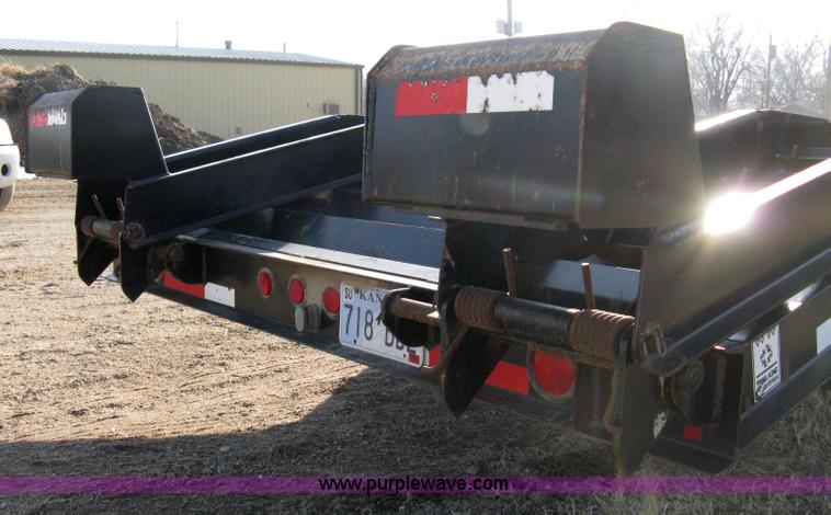 image for item 8211 2004 Trail King TK20 flatbed trailer